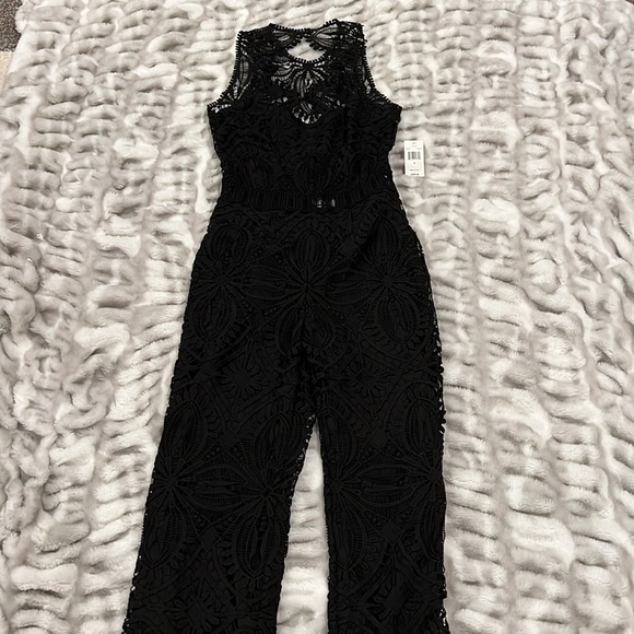 NWT SAYLOR Winona Black Lace jumpsuit - Picture 5 of 5